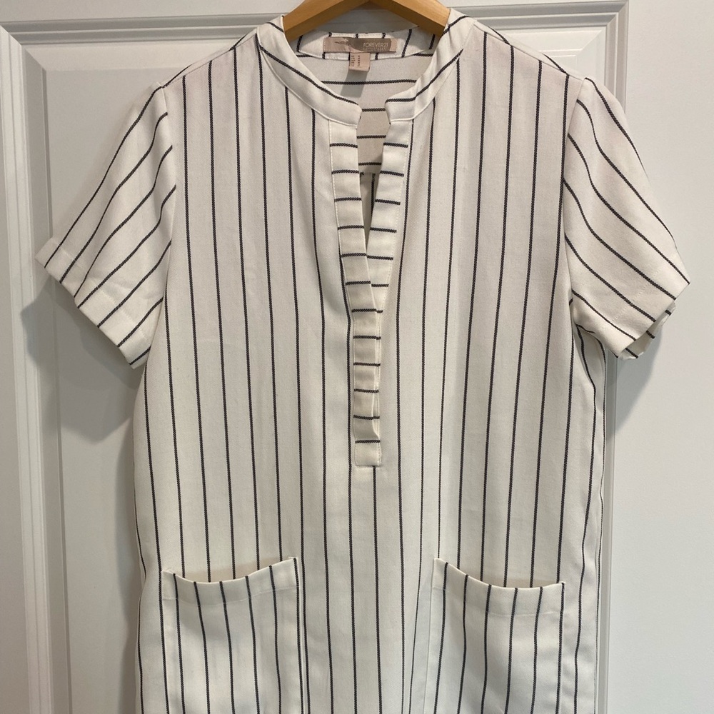 Forever 21 White and Black Striped painters dress